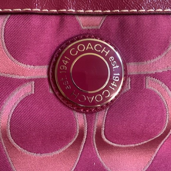 Like New Coach Pink Shoulder Bag - Picture 2 of 6